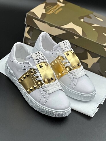 Valentino Gold Sneakars