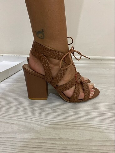 Zara Hasır topuklu ayakkabı