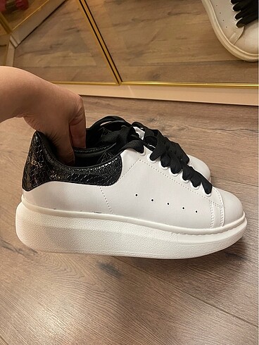 Diğer ALEXANDER MCQUEEN
