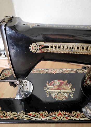  Beden Siyah Vintage Dikiş Makinesi