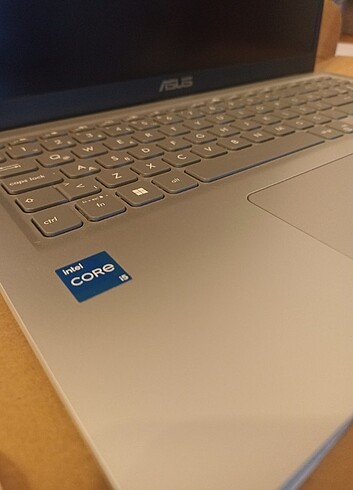 Beden İ5 11. Nesil 8 GB ram 256 as laptop