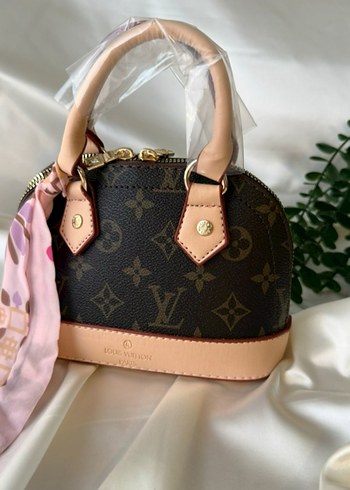 Louis Vuitton Monogram Mini Top Handle Canta
