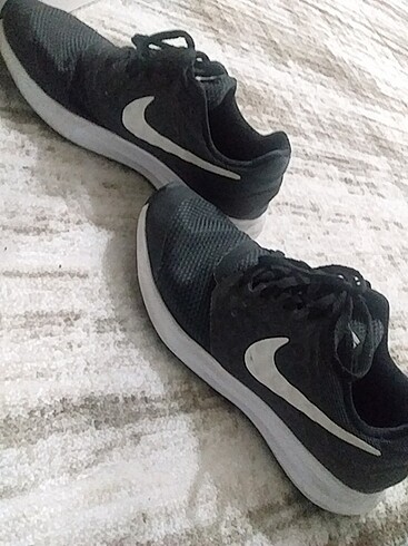 37,5 Beden Nike koşu ayakkabısı 