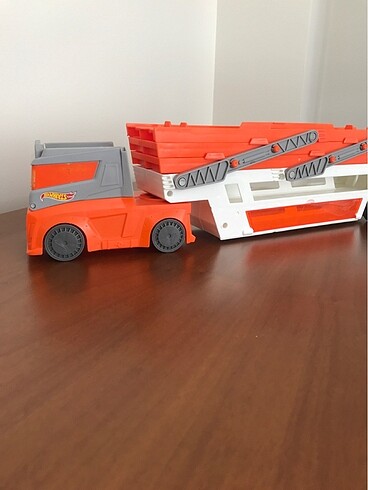 Hotwheels kamyon garaj