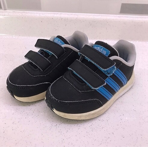 Adidas Çocuk spor ayakkabı