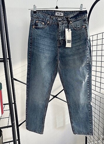 MOM JEANS