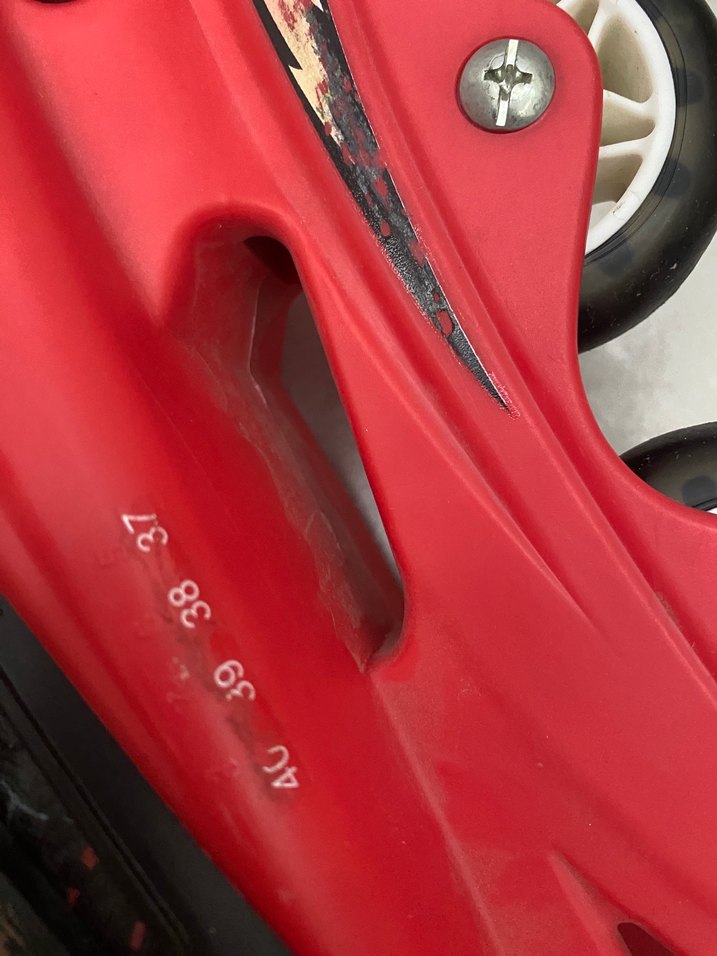 Kırmızı Siyah Desenli Paten - Görsel 3