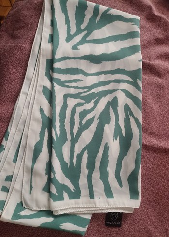 Diğer zebra desenli Şal