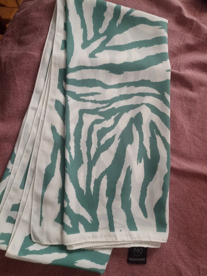 zebra desenli Şal - Görsel 2
