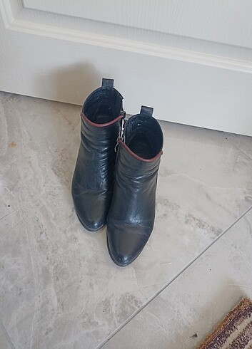 Kadın siyah renk Bot