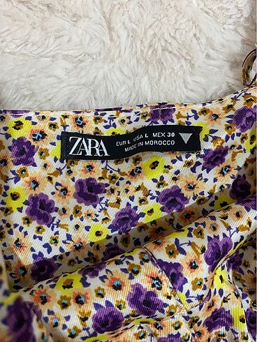 Zara Zara saten çiçekli elbise