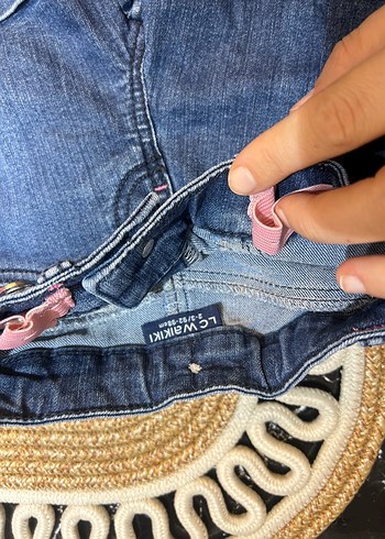 Kızlar için Koyu Mavi Düğmeli Denim Şort - Görsel 2