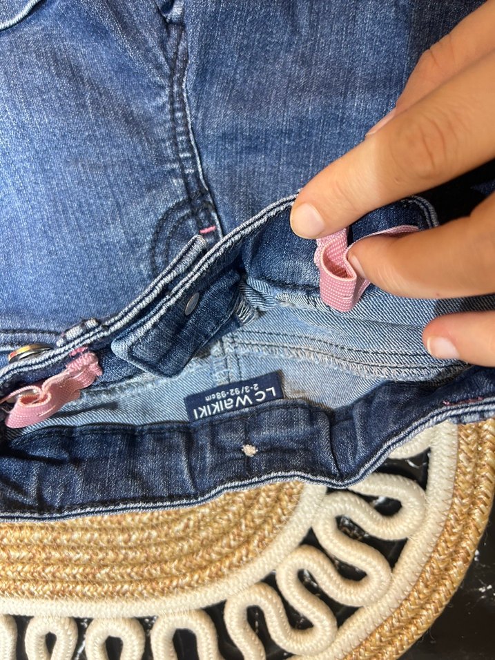 Kızlar için Koyu Mavi Düğmeli Denim Şort - Görsel 2