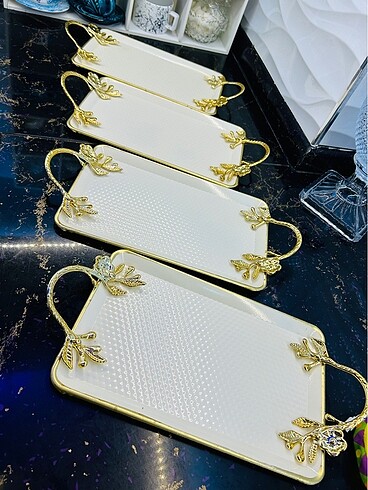 Gold tepsi
