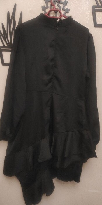 42 Beden siyah Renk Kadın saten elbise 