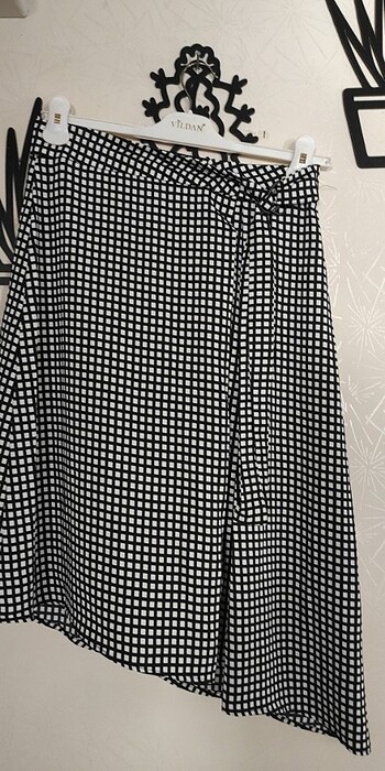 Asimetrik kesim kadın etek - Görsel 4