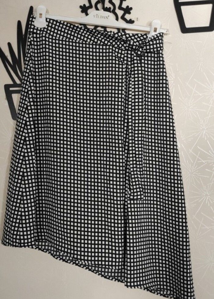 Asimetrik kesim kadın etek - Görsel 2