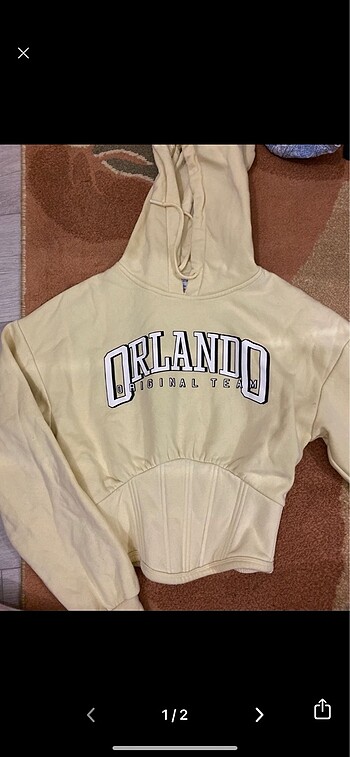Sweatshirt