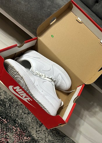 38 Beden beyaz Renk Beyaz Nike Kadın 38 numara orjinal