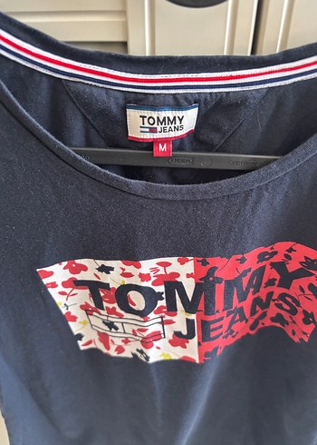 m Beden Tommy Hilfiger Baskılı Kısa Kollu Tişört