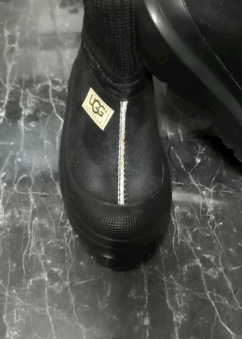 UGG Siyah Örgü Detaylı Kadın Dolgu Topuk Bot - Görsel 6