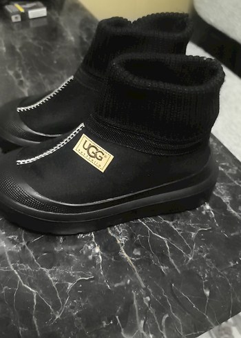 Ugg 37