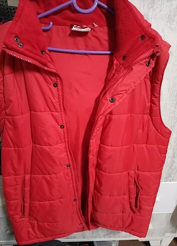 Kapşonlu Şişme mont kırmızı hem yelek hem ceket oluyor - Görsel 4
