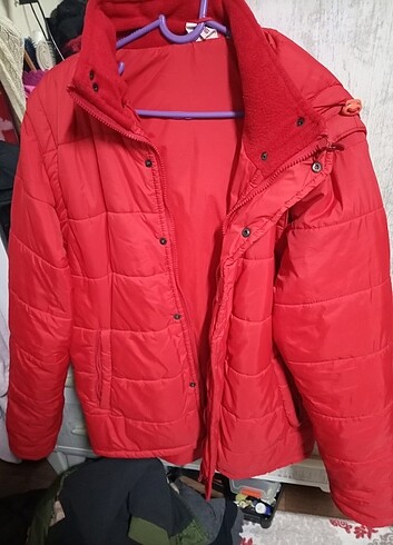 Kapşonlu Şişme mont kırmızı hem yelek hem ceket oluyor - Görsel 10