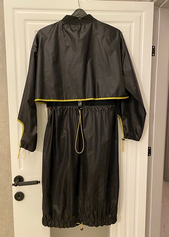 Kadın Siyah Uzun Yağmurluk - Görsel 3