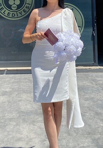 Beyaz elbise