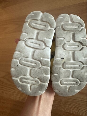 23 Beden sarı Renk Vicco sandalet 23 numara