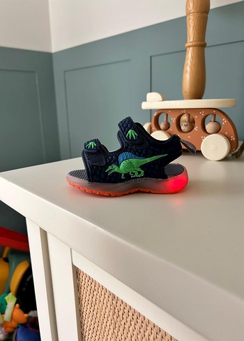 Carter's Carters ışıklı sandalet