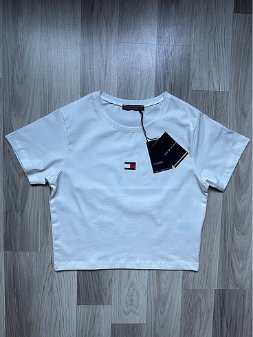 Tommy Hilfiger Tommy hilfiger crop ????
