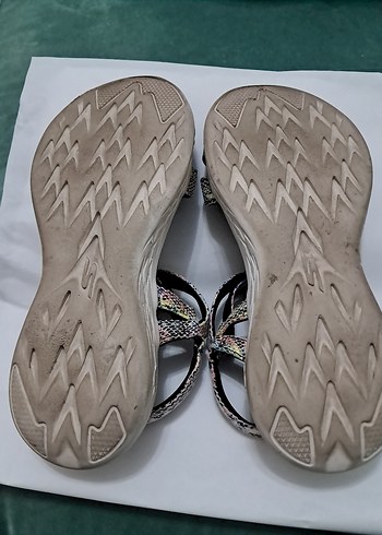 37 Beden skechers sandalet