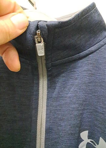 8 Yaş Beden under armour ince sweatshirt