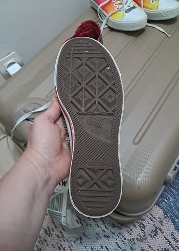 37 Beden kırmızı Renk converse ayakkabı