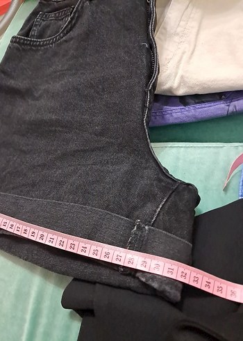 Kadın Siyah Bol Kesim Mini Kot Şort - Görsel 6