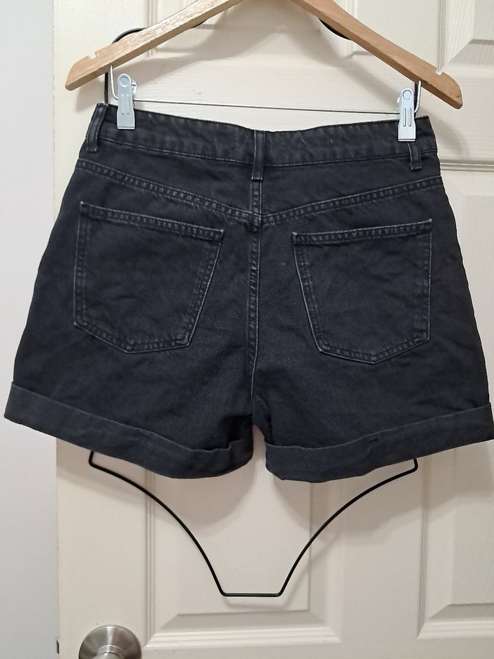 Kadın Siyah Bol Kesim Mini Kot Şort - Görsel 3