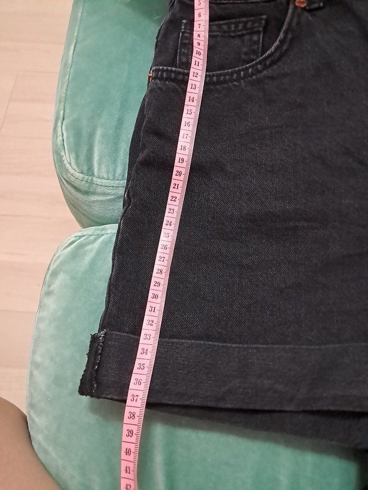 Kadın Siyah Bol Kesim Mini Kot Şort - Görsel 5