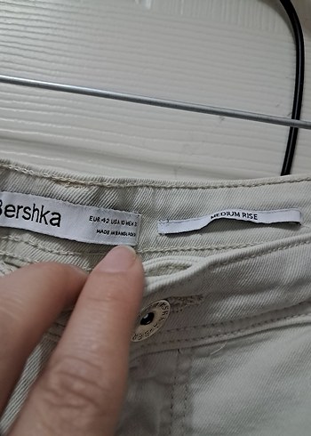 Bej Renkli Rahat Kesim Kadın Kot Şort - Görsel 2