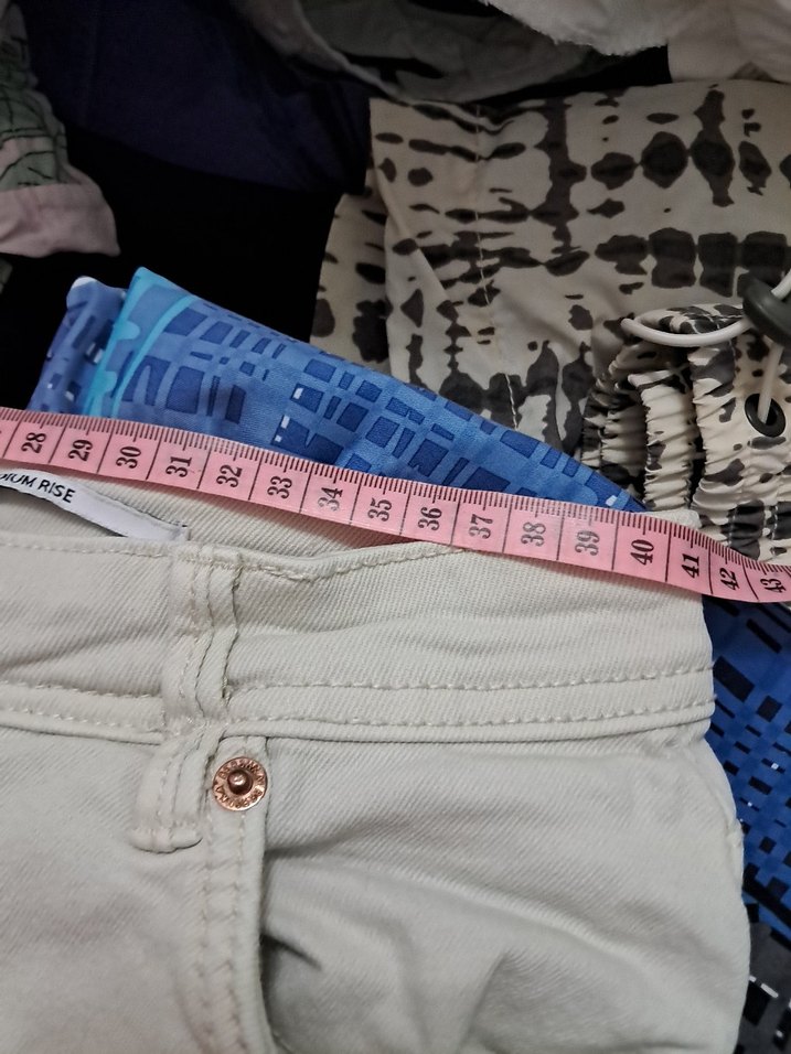 Bej Renkli Rahat Kesim Kadın Kot Şort - Görsel 4