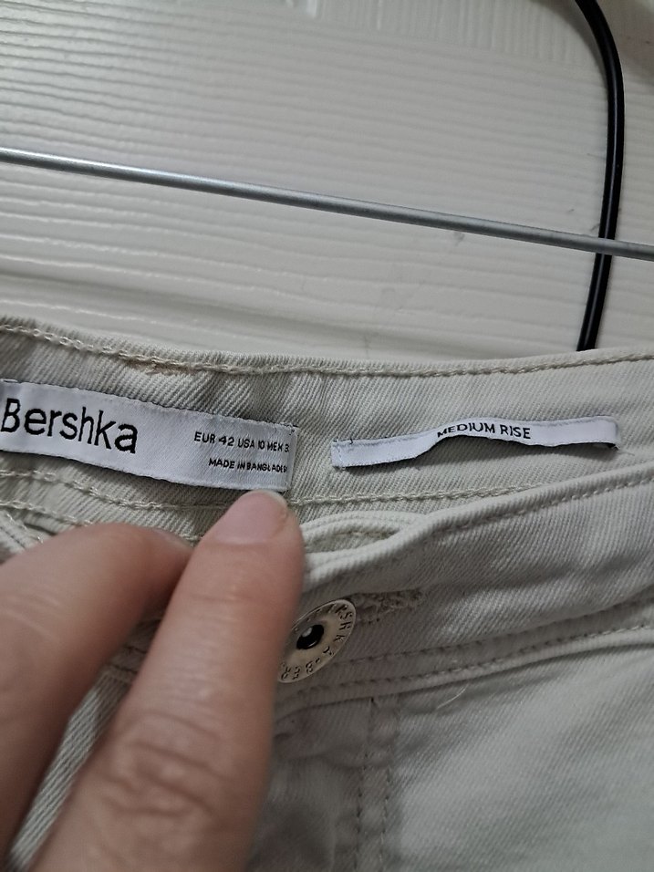 Bej Renkli Rahat Kesim Kadın Kot Şort - Görsel 2