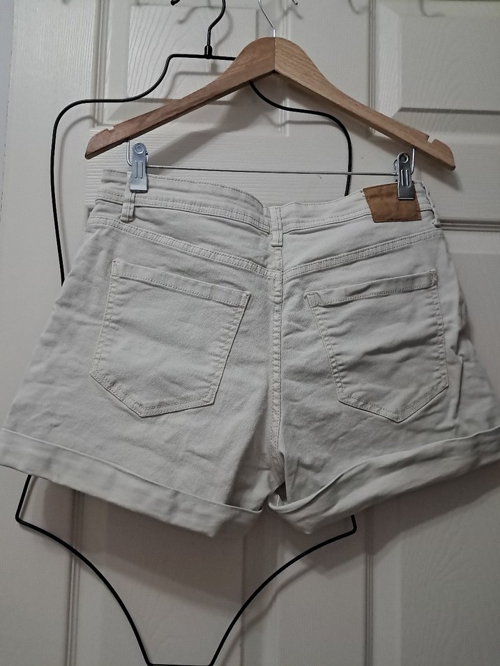 Bej Renkli Rahat Kesim Kadın Kot Şort - Görsel 3