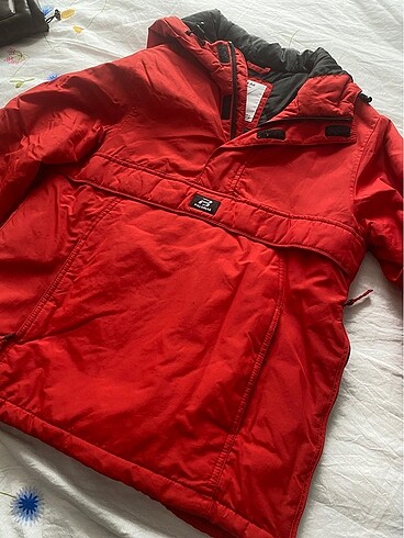 Pull and Bear Kanguru mont