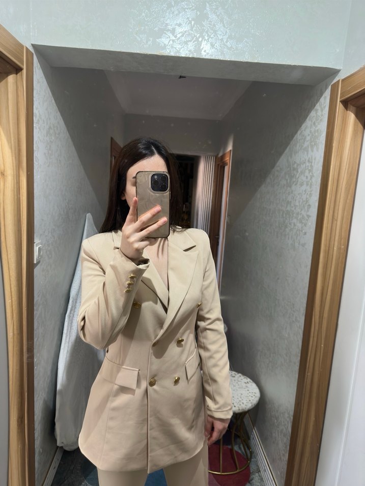 Düğmeli Bej Kadın Uzun Ceket takım - Görsel 3