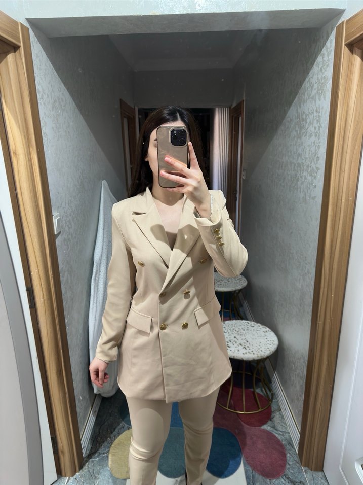 Düğmeli Bej Kadın Uzun Ceket takım - Görsel 2