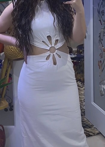 Beyaz Straplez Midi Elbise Çiçek Detaylı - Görsel 2