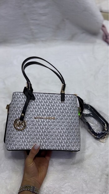 Michael kors çanta modelimiz