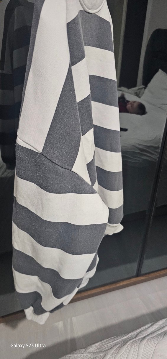 Gri Çizgili Oversize Sweatshirt - Görsel 3