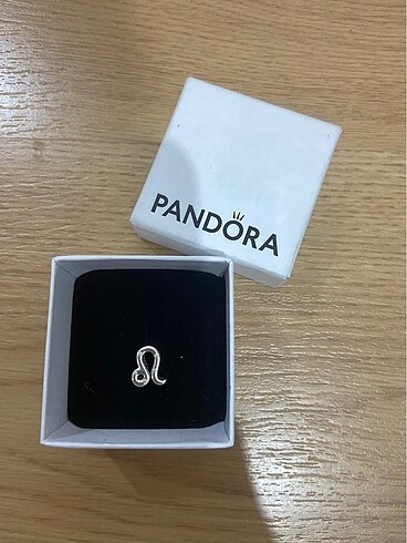 Pandora Aslan Burcu Charm